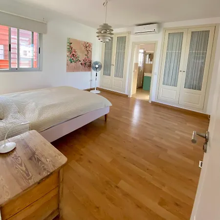 Apartament Skydiversnestdotcom Bollullos de la Mitación